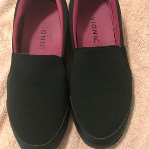 Vionic slip on shoes